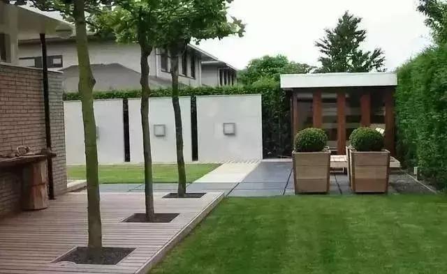 花園草坪的種植方法與養(yǎng)護管理經驗 花園草坪的種植方法與養(yǎng)護管理經驗